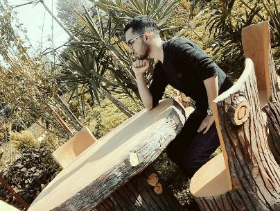 دانیال فرج نیا دانیال فرج نیا