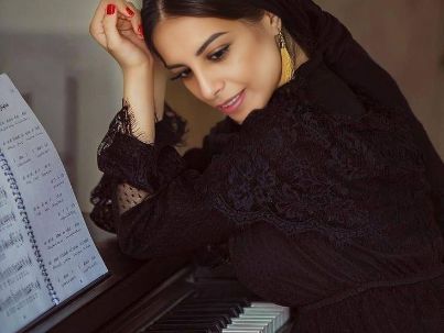 ایمانه عباسیان پور(آیدا) ایمانه عباسیان پور(آیدا)