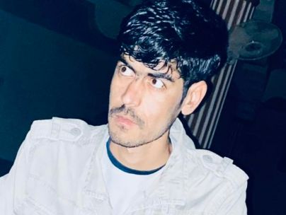 انوش بیات انوش بیات